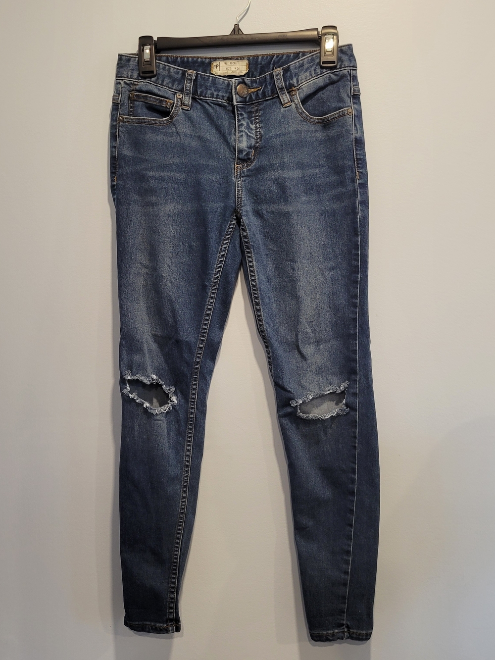 Free People Skinny Distressed Mid-Blue Jeans- Size 26